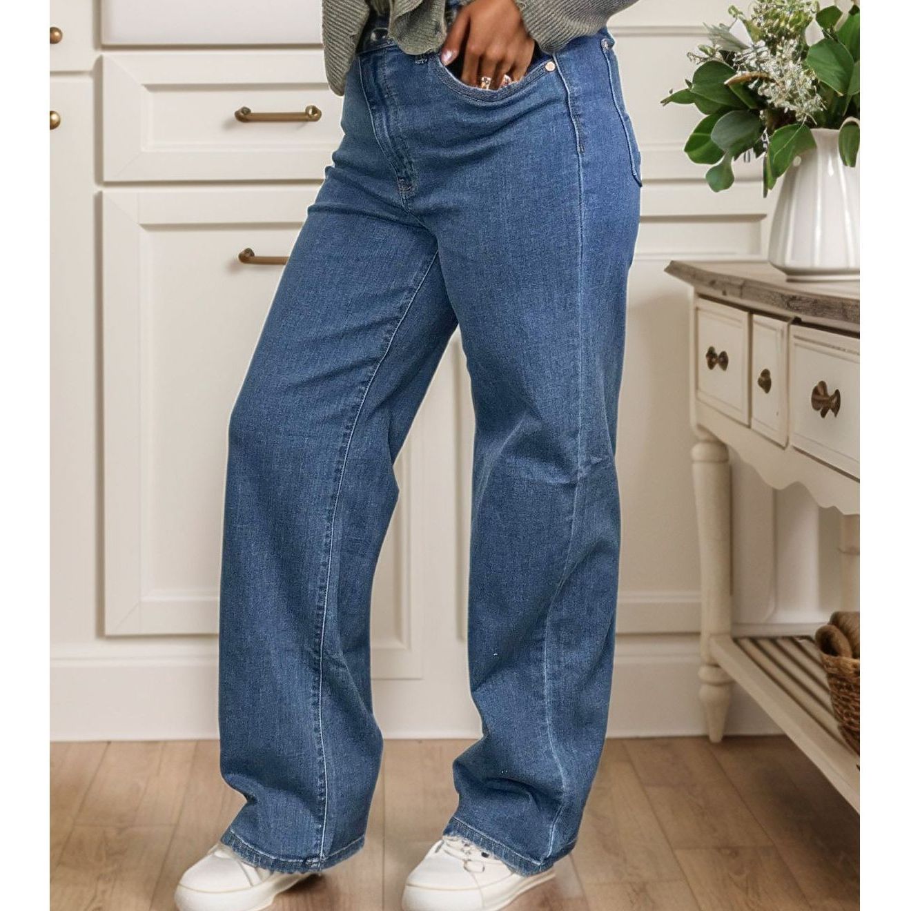 Judy Blue - Vintage Wide Leg - premium wholesale jeans, available for drop shipping to online boutiques.