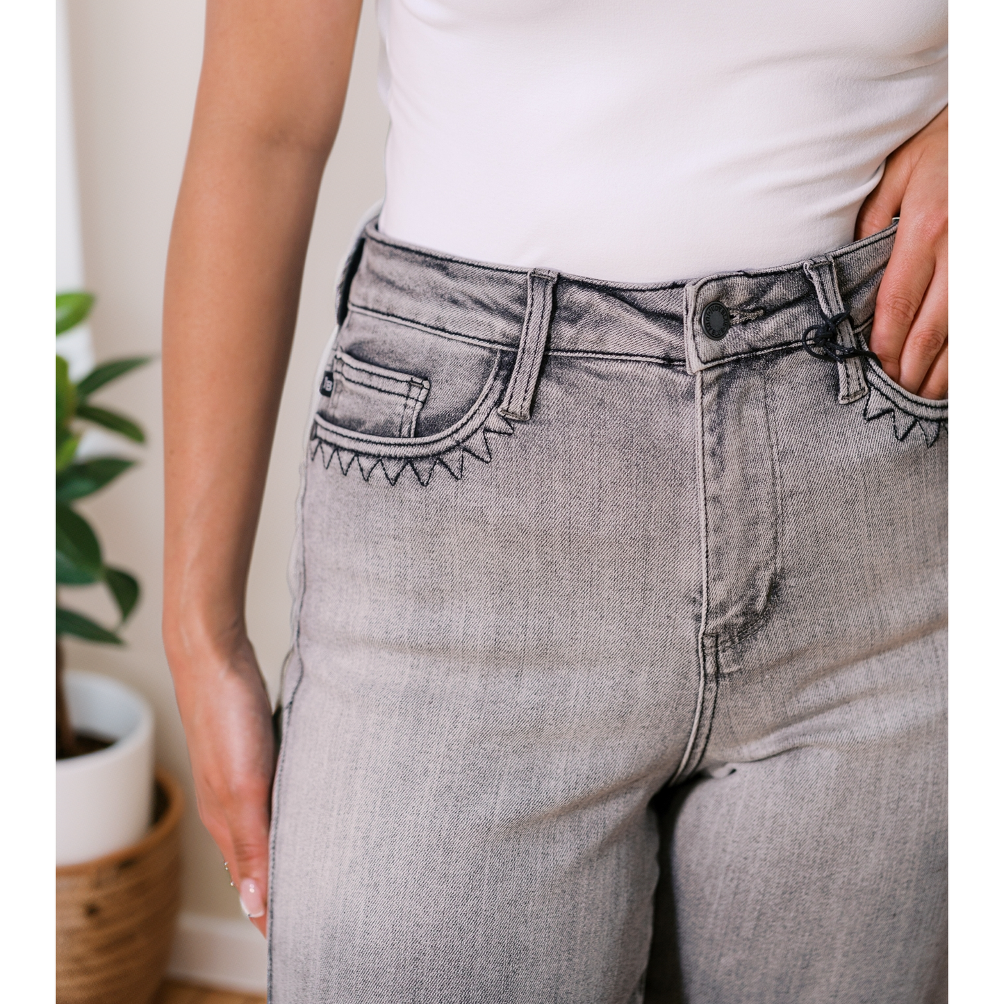 Smokeshow Strolls Judy Blues